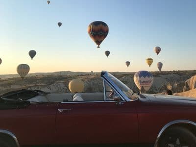 Kapadokya Klasik Araçla Gündoğumu Balon Seyri