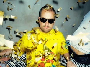 Cemiyette Pişiyorum Öncesi Deli Gömleği