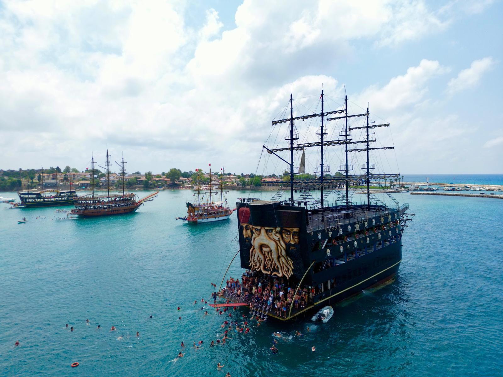 Alanya Marina Kalkışlı Barbossa Korsan Gemisi Turu