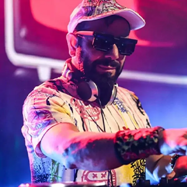 Dj Hakan Küfündür ile 90’lar & 2000’ler Türkçe Pop Parti