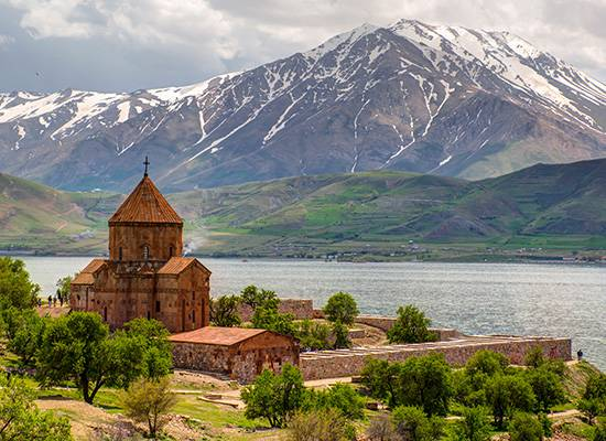 Van Akdamar Anıt Müzesi